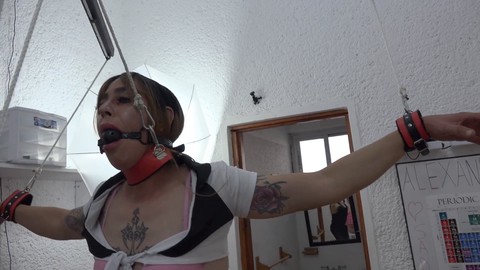 Sexo anal con juguetes y un juego de dominación serio