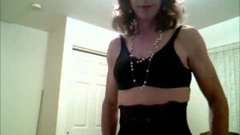 Crossdresser tease, переодевание в женщину