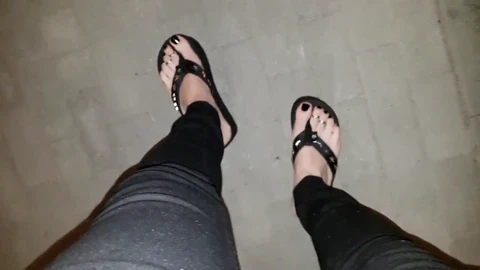 Black platform g-strings in action with amateur Heelex outdoors